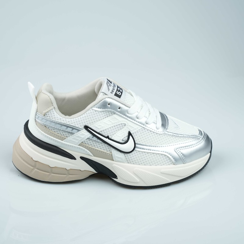 shoes white grey  beige 520 nike